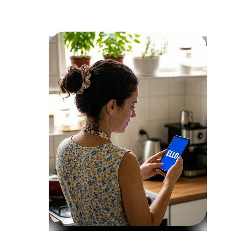 Cliente usando a ELLO pelo celular